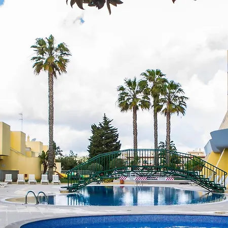 Beach, Pool And Leisure House By Algarving アパート